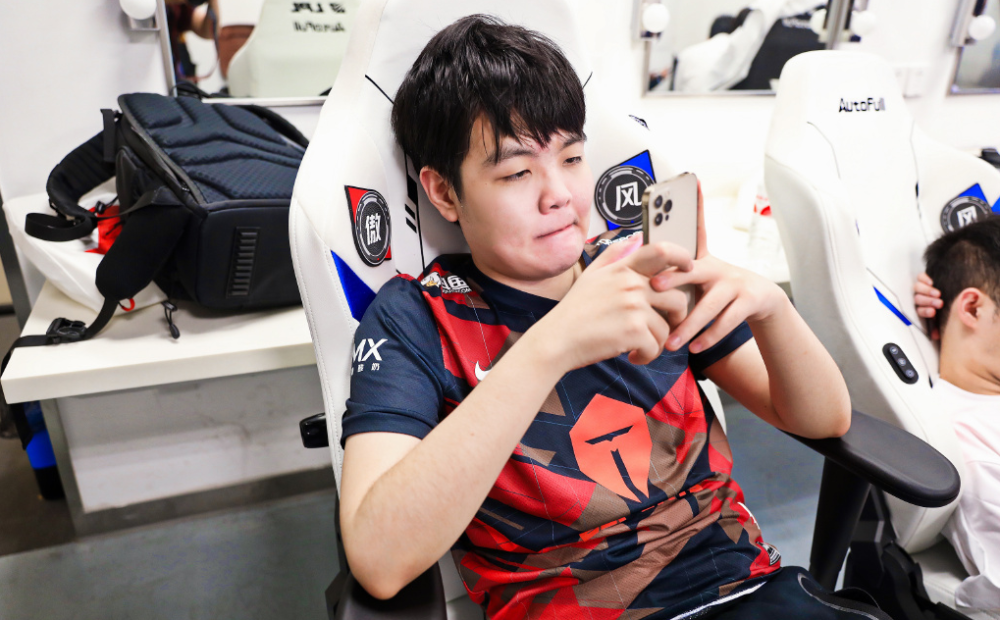 kaiyun-TES不断突破！，詹姆斯连续十场比赛得分超过领先优势明显气势如虹延续-kaiyun